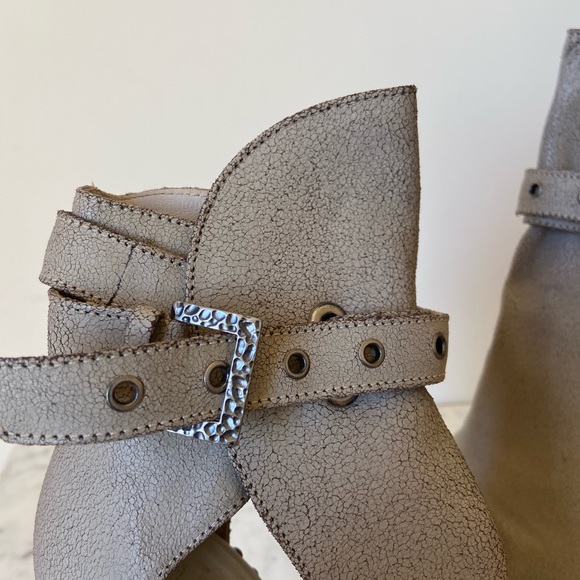 Herve Leger Platform Shoes - Picture 4 of 11